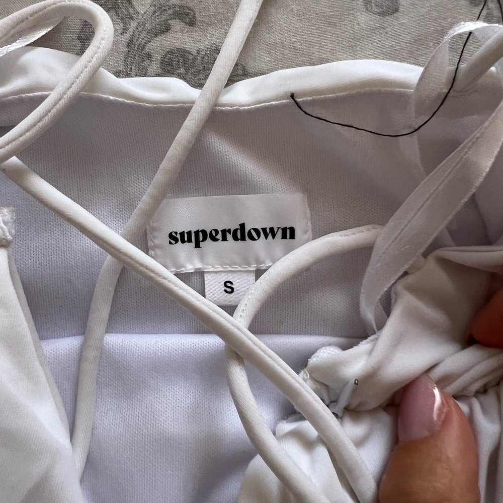 Superdown Lisa white ruched dress - Picture 3 of 4
